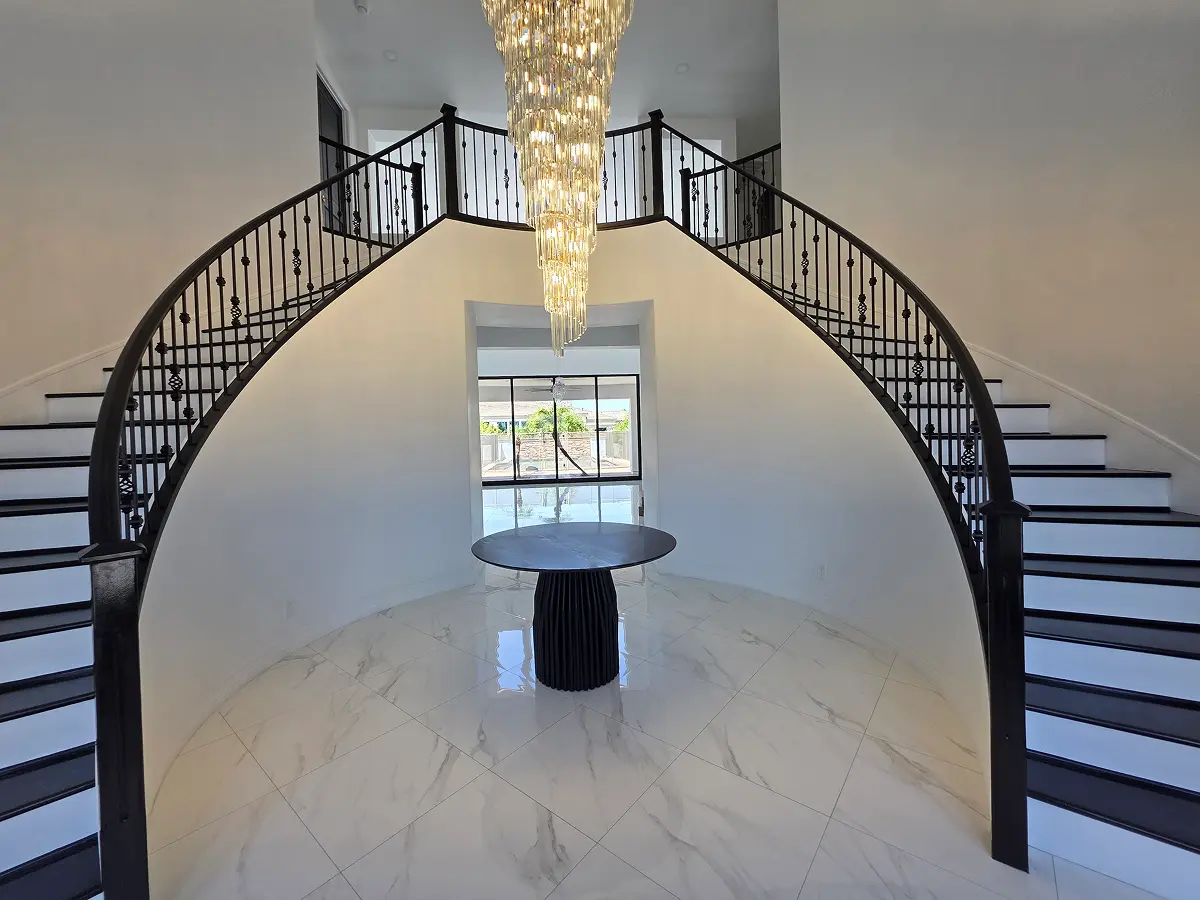 Ivyglen final stairs POV first floor
