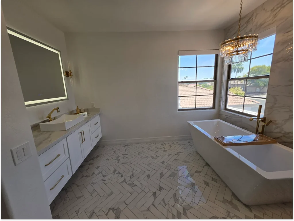 Ivyglen primary bath after tub view