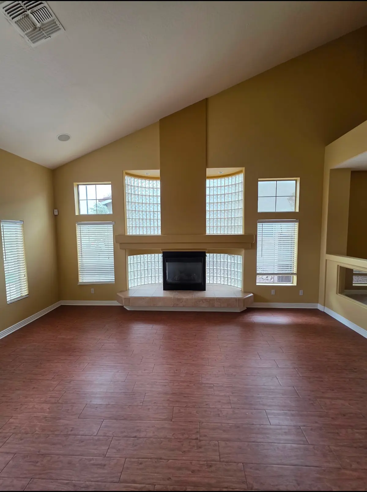 Litchfield before Living room