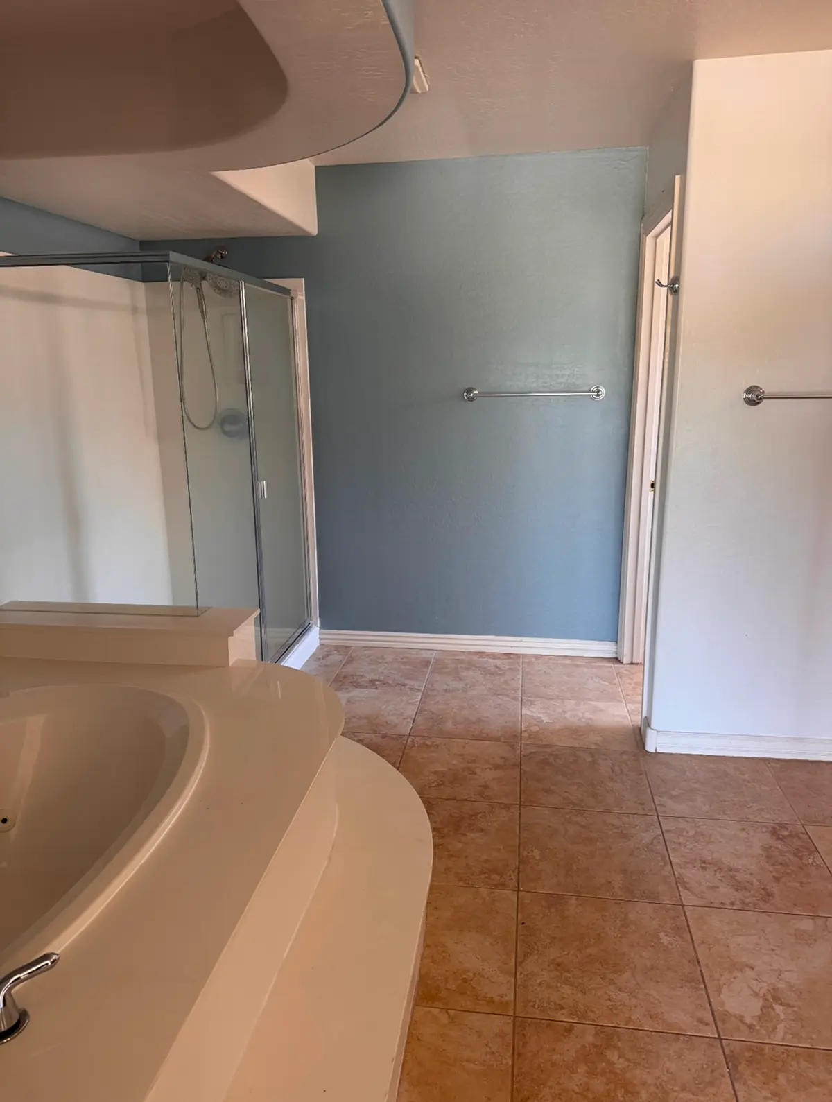 Litchfield before primary bath